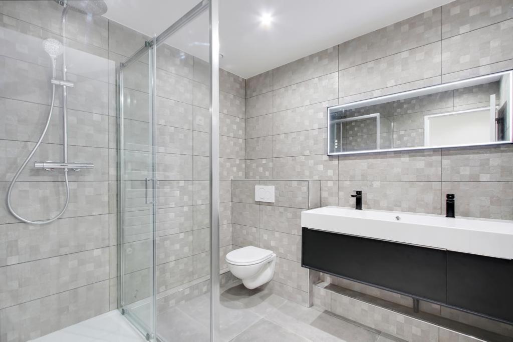 Trocadero/ Eiffel Tower - 3 Bedrooms- All New! باريس المظهر الخارجي الصورة