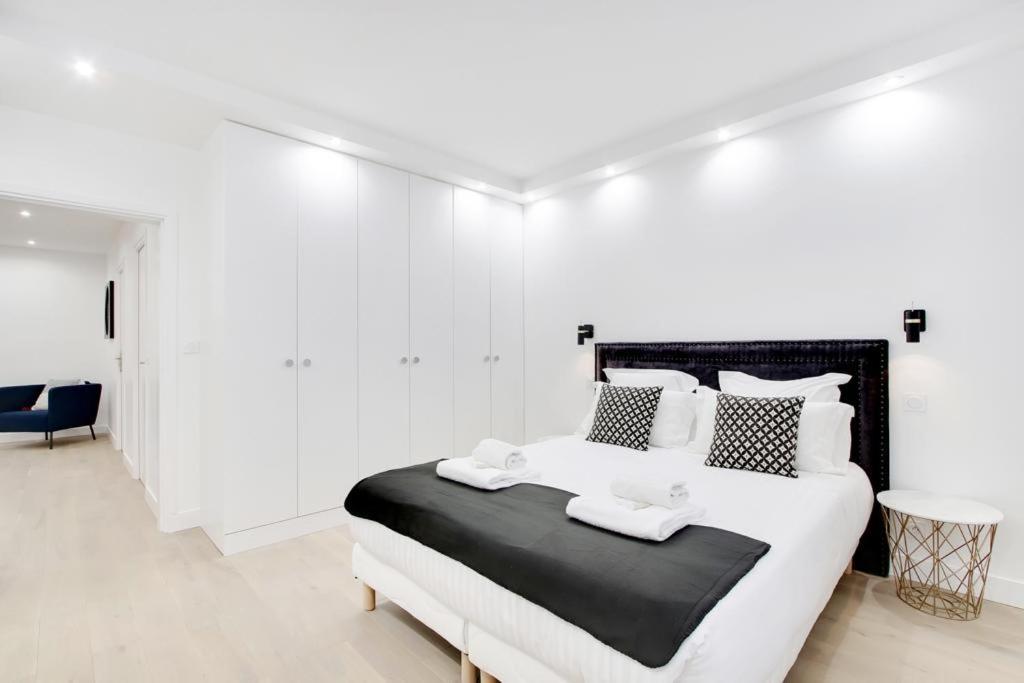 Trocadero/ Eiffel Tower - 3 Bedrooms- All New! باريس المظهر الخارجي الصورة