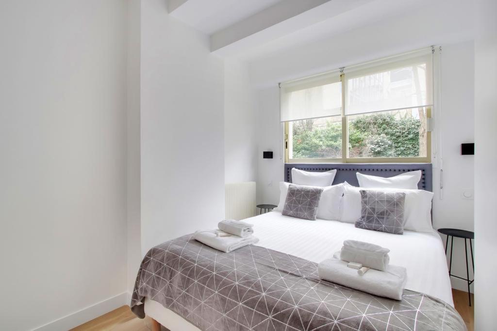 Trocadero/ Eiffel Tower - 3 Bedrooms- All New! باريس المظهر الخارجي الصورة